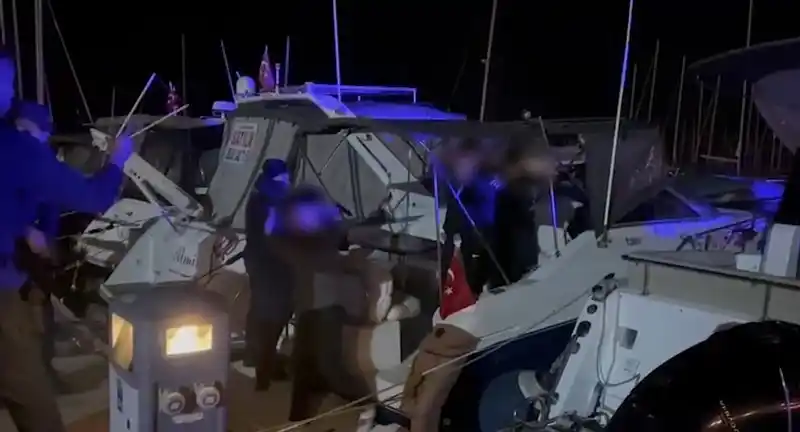 Organize suç örgütü üyeleri yurtdışına kaçarken yakalandı