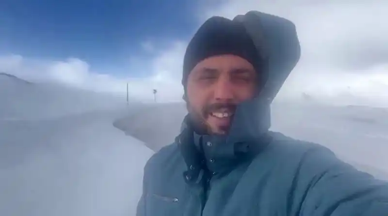 Kar ve tipi Palandöken geçidinde ulaşım aksatıyor