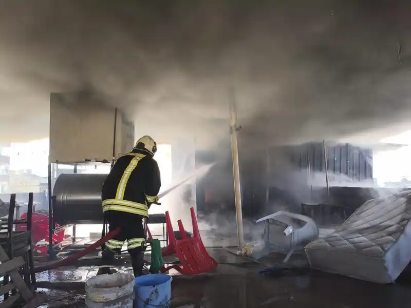 Kırıkhan’da evin çatı katı alevlere teslim oldu