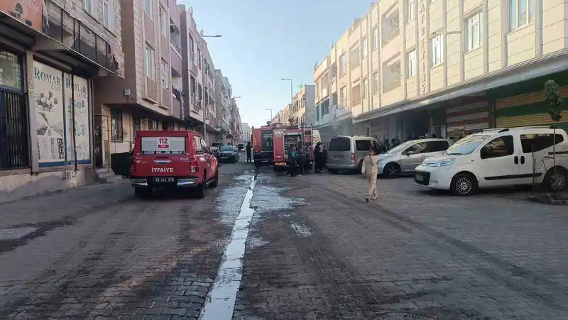 Tutuşan talaş iş yerini yaktı