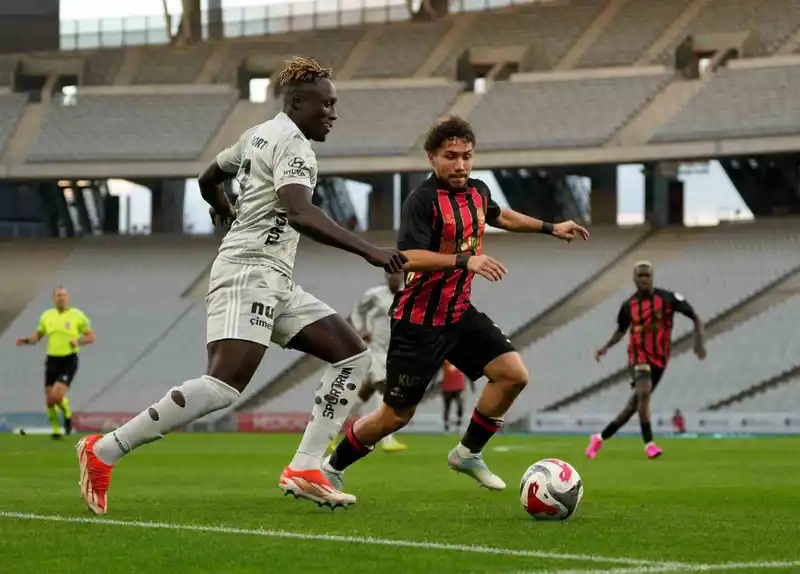 Trendyol Süper Lig: Fatih Karagümrük: 0 - Kocaelispor: 0 (Maç devam ediyor)