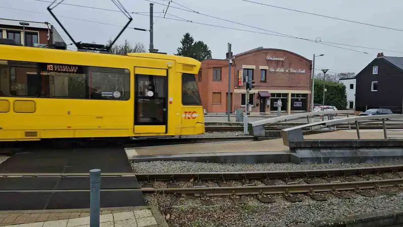 Belçika’da restoran işletmecisi, menüden alkolü kaldırdıktan sonra ırkçıların hedefi oldu