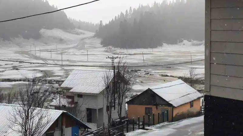 Çiğdem Yaylası beyaza büründü