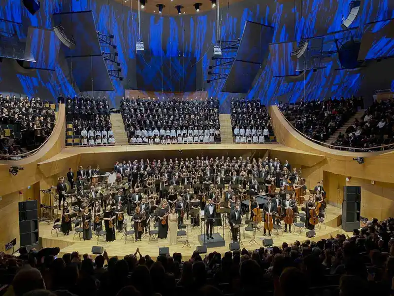 CSO’nun 200. yılı Dünya Koro Günü’nde 500 koristin verdiği konserle taçlandı