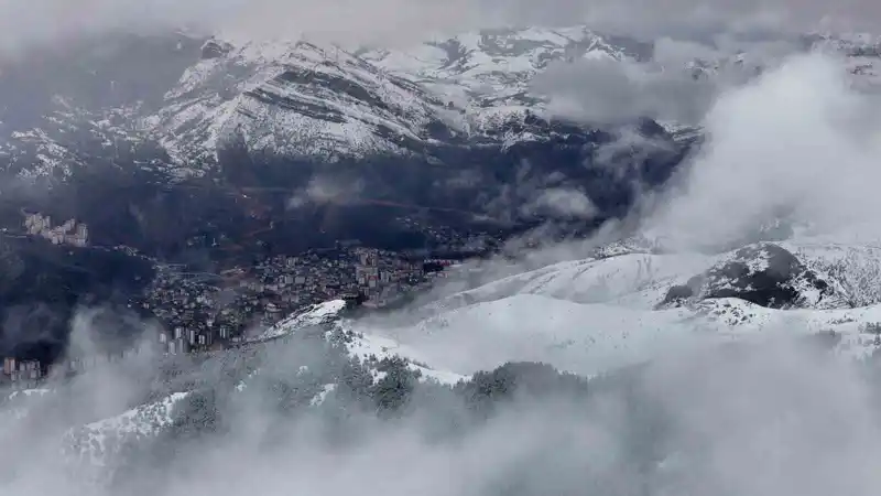 Gümüşhane beyaz gelinliğini giydi