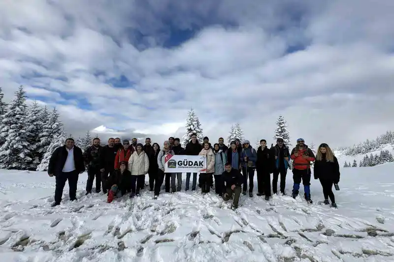 Gümüşhane’de kartpostallık manzara eşliğinde doğa yürüyüşü