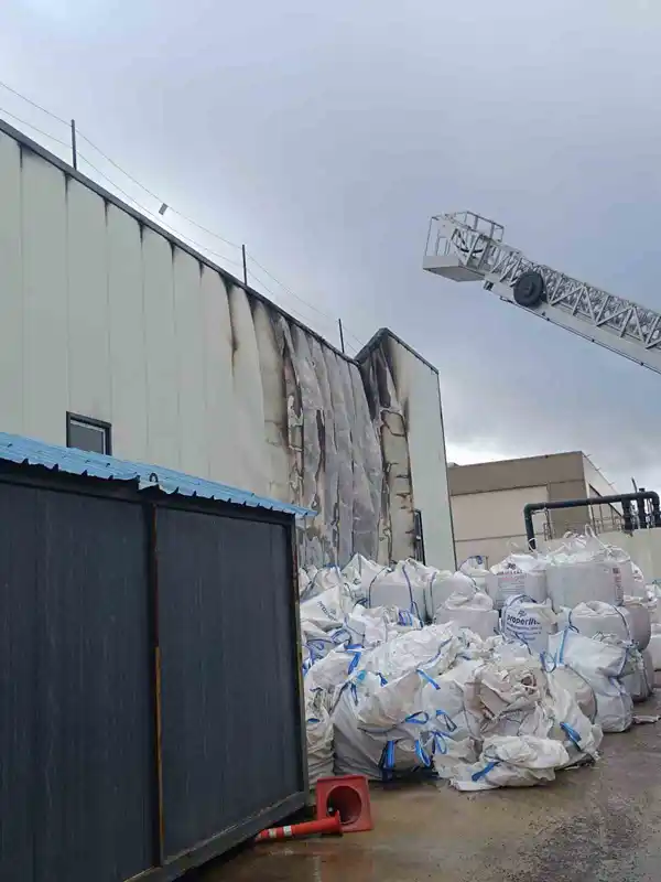 Bolu’da fabrika yangını büyümeden söndürüldü