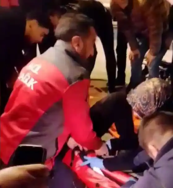 Otomobille çarpışan motosikletin sürücüsü yaralandı