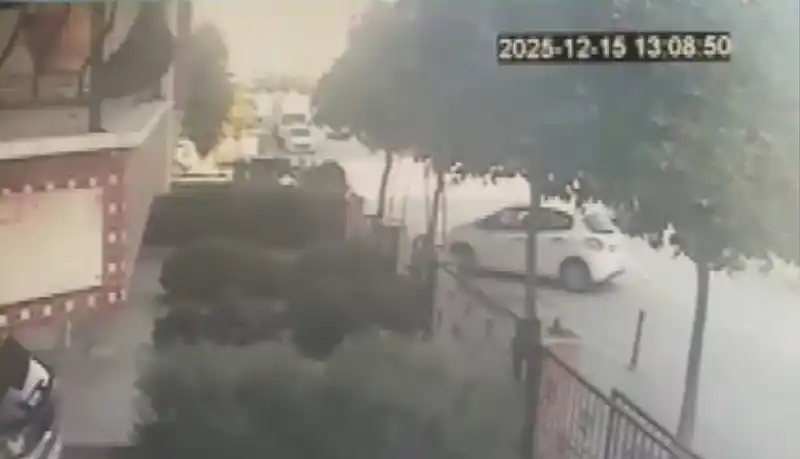 Otomobille motosiklet çarpıştı: 1 yaralı