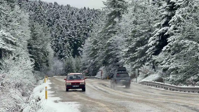 Karabük-Bartın kara yolu beyaza büründü
