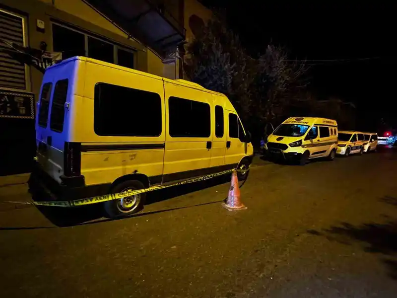 Park halindeki minibüsü kurşunlayıp kaçtılar