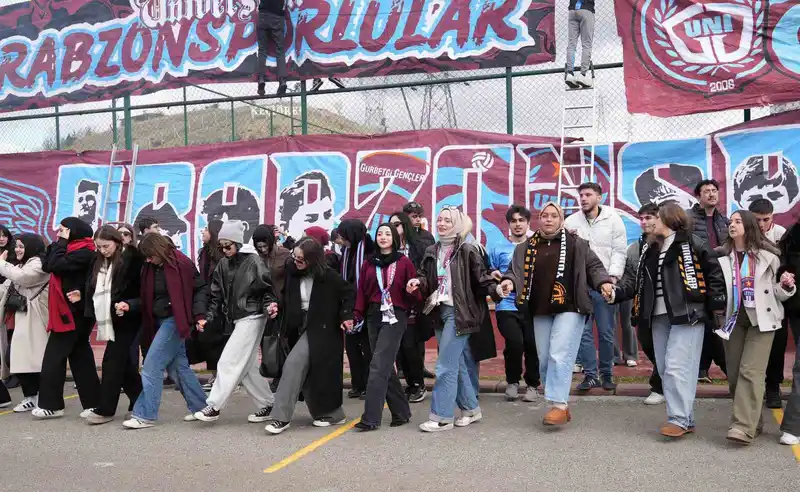 Üniversiteli Trabzonsporlulardan Keçiören’de coşkulu Horon Festivali