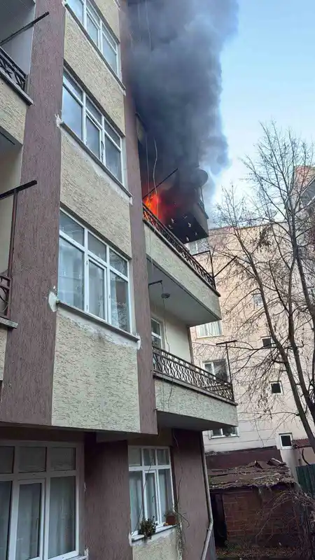 Sinop’ta yangın paniği: Apartman sakinleri tahliye edildi