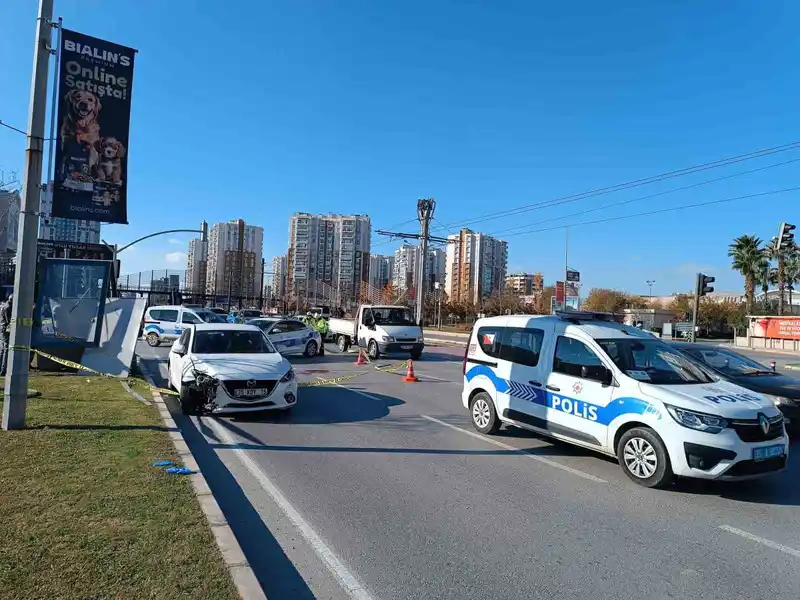 İzmir’de alkollü sürücünün çarptığı yaşlı kadın hayatını kaybetti