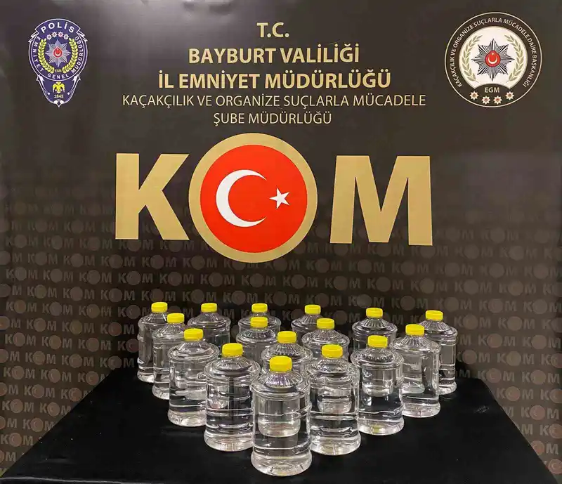 Bayburt’ta Roma dönemine ait 15 adet sikke ve 40 litre kaçak alkol ele geçirildi