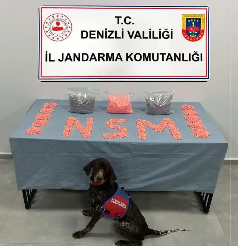 Jandarma KOM’un başarılı operasyonunda 28 bin adet uyuşturucu hap ele geçirildi