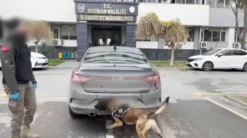 Batman’da bir otomobilde 56 kilo esrar ele geçirildi