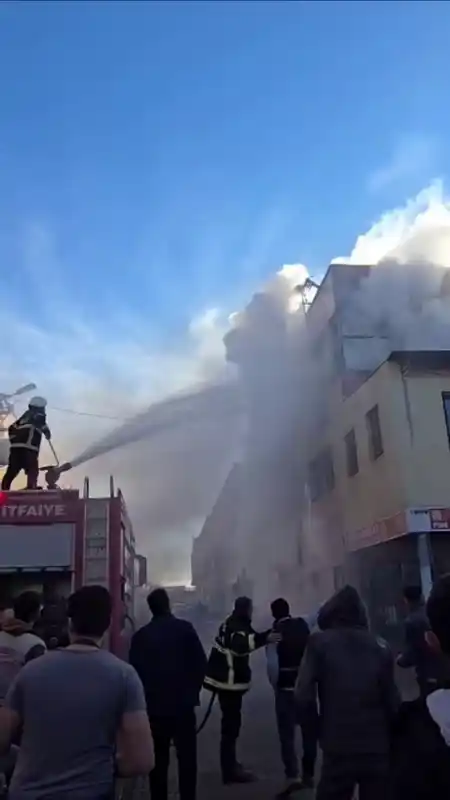 Şanlıurfa’da halı yıkama atölyesinde yangın