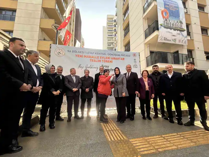 Gaziosmanpaşa’daki Yeni Mahalle Evleri Konutları sahiplerine teslim edildi