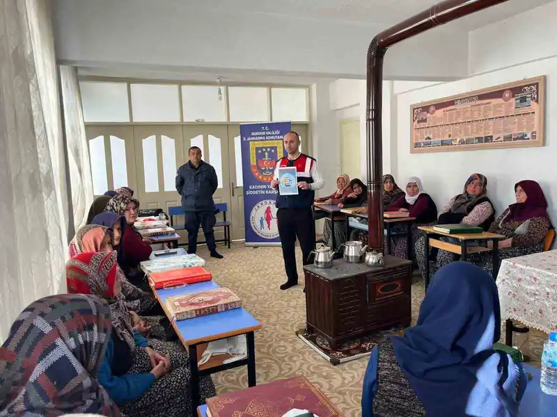 Burdur’da jandarma ekipleri tarafından bilgilendirme ve farkındalık eğitimi