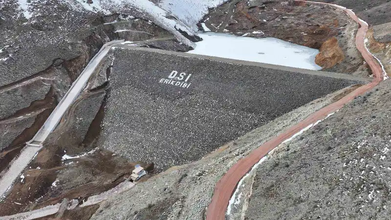 Erikdibi Göleti inşaatında çalışmalar sürüyor