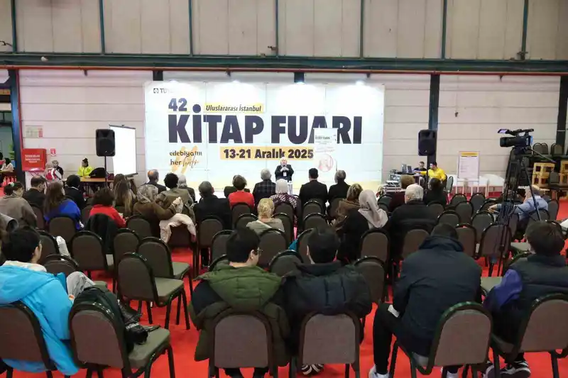 TÜYAP Kitap Fuarı’nda "Yazar Buluşmaları" yoğun ilgi görüyor