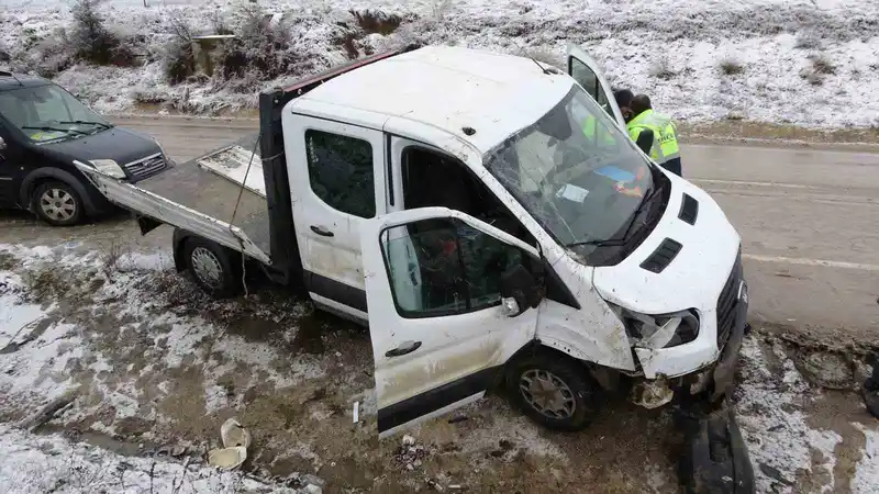 Kastamonu’da işçileri taşıyan kamyonet yan yattı: 7 yaralı