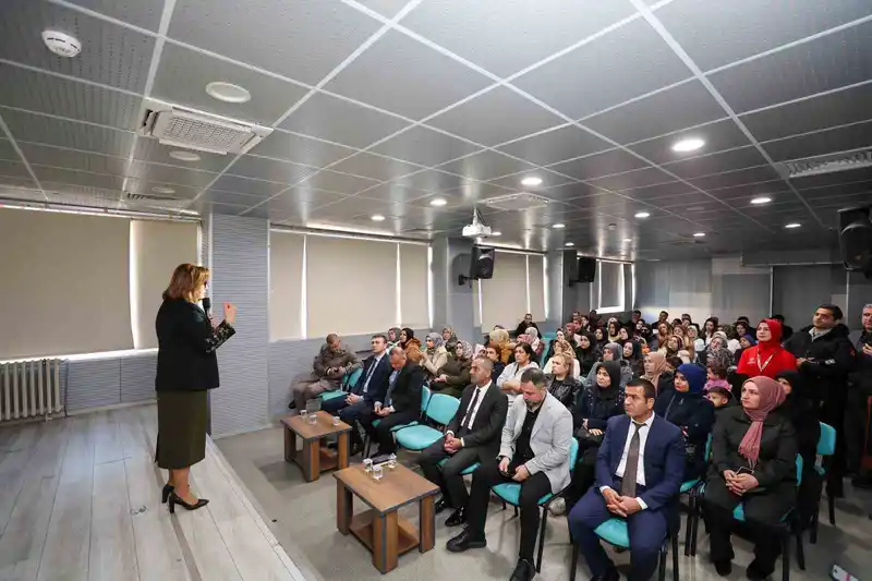 Şahin: "Çocuklarda tek tip başarı doğru değil, onları erken yaşta yeteneklere göre yönlendirmek gerekiyor"