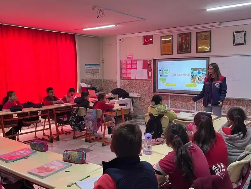 Salavatlı İlkokulu’nda öğrencilere gıda bilinci eğitimi