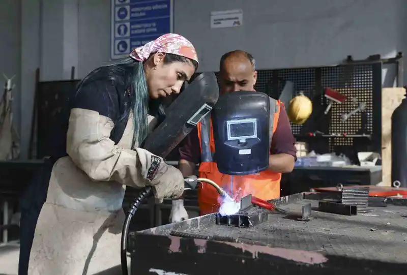 MERCEK’te çelik kaynak ustaları yetişiyor