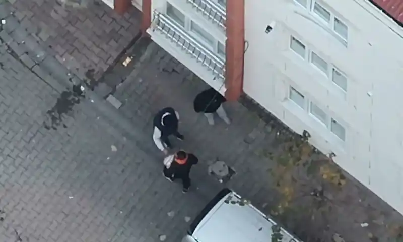 Esenyurt’ta uyuşturucu satışı yapan şahıslar suçüstü yakalandı