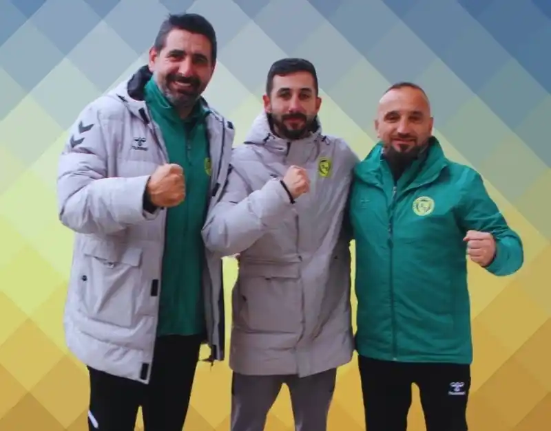 Söğütspor teknik heyet ile yollarını ayırdı