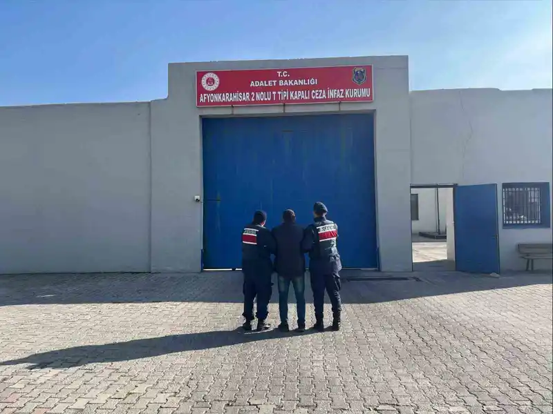 Çeşitli suçlardan aranan 12 kişi tutuklandı