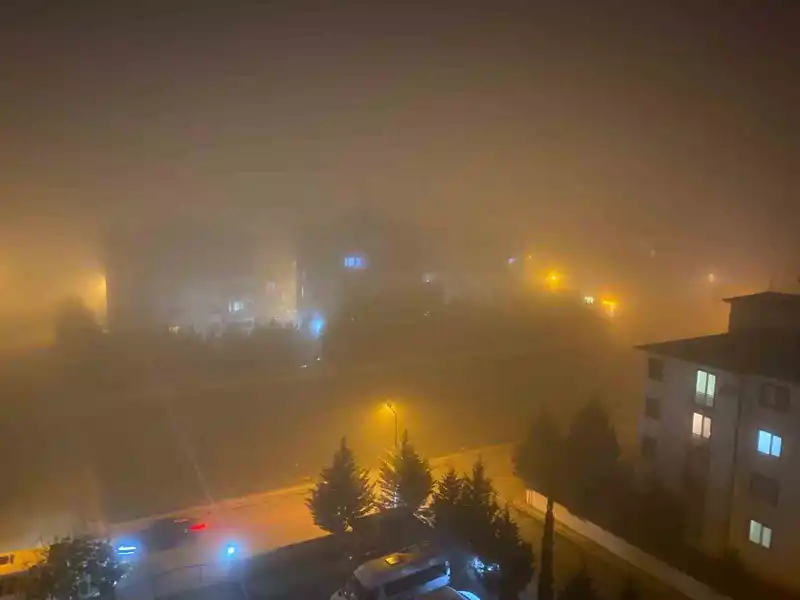 Yenişehir’de sis etkili oldu, görüş mesafesi 1 metreye kadar düştü