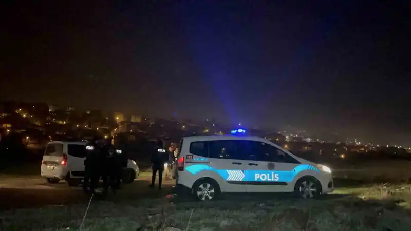 Tekirdağ’da polisi görünce elindeki silahla tarlaya girerek kaçan şahıs yakalandı
