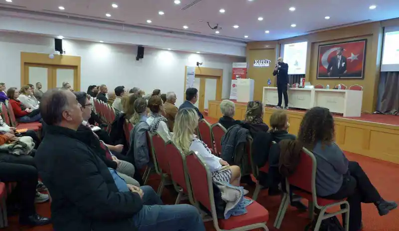 Kuşadası Ticaret Odası’nda dijital mali dönüşüm masaya yatırıldı
