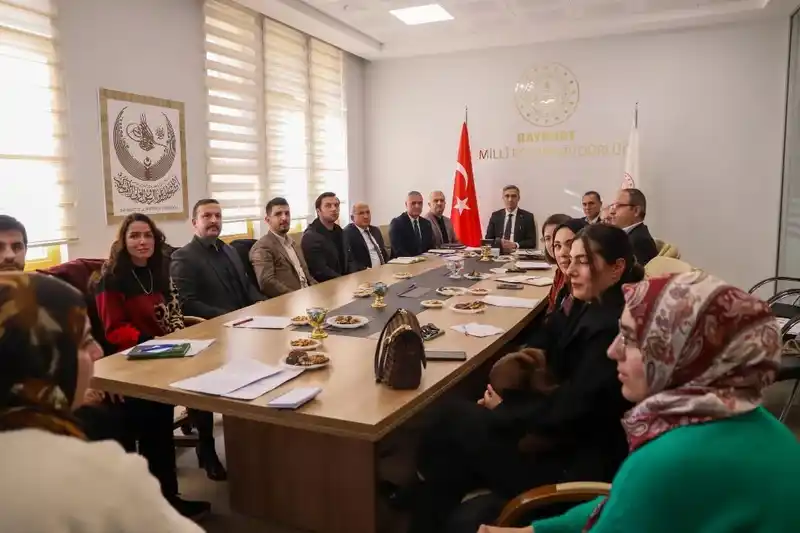 Bayburt’ta birleştirilmiş sınıf öğretmenleriyle değerlendirme toplantısı yapıldı
