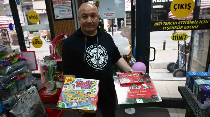 Yılbaşı öncesi hediyelik eşya ve süsleme talebi arttı
