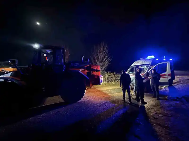 Batman’da hasta almaya giderken yolda kalan ambulansı özel idare ekipleri kurtardı
