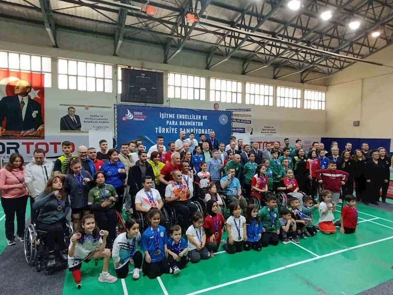 Denizlili para badmintoncular Türkiye şampiyonasına damga vurdu
