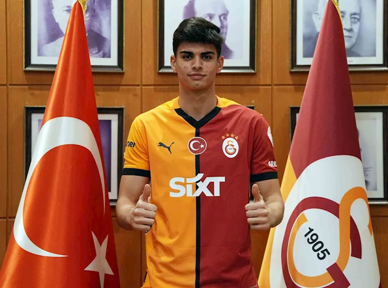 Galatasaray, genç oyuncu Arda Ünyay ile sözleşme imzaladı
