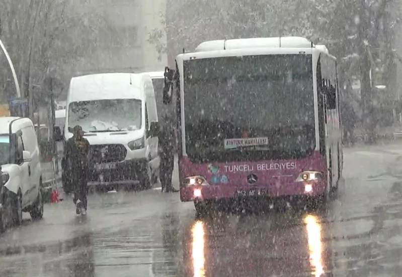 Tunceli’de kar yağışı etkili olmaya başladı
