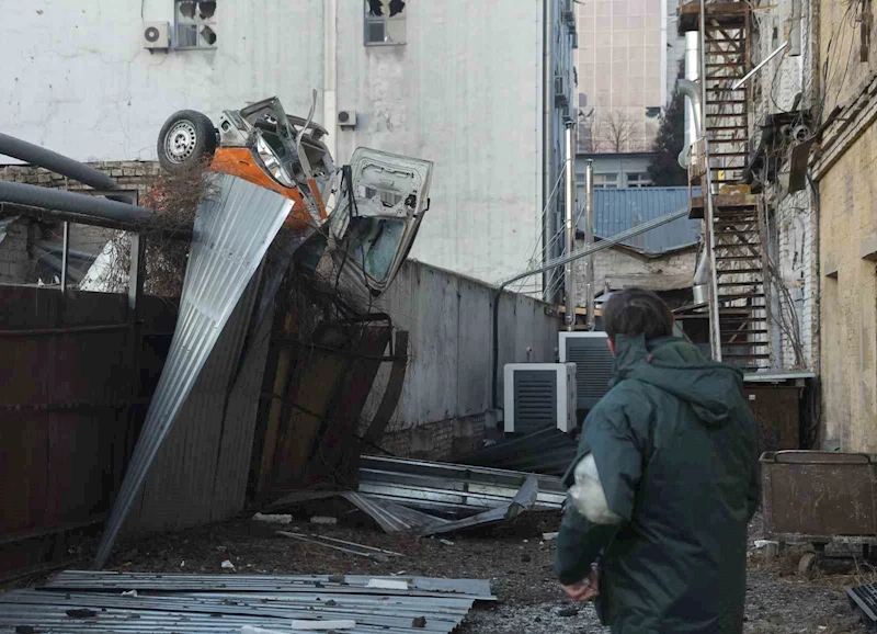 Rusya’dan Kiev’e balistik füze ve İHA’lı saldırı: 1 ölü, 4 yaralı
