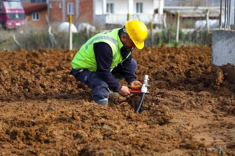 Güçlü altyapı için her türlü şartlarda sahadalar
