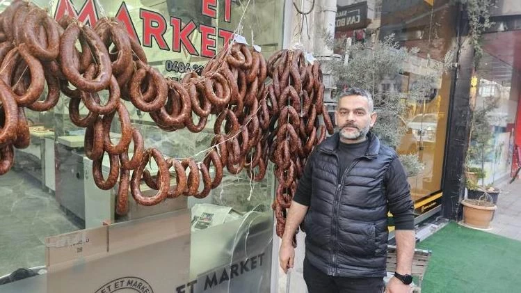 Yüzde yüz koyun etinden yapılıyor: Bu sucuğu diğerlerinden ayıran özelliği soğanı
