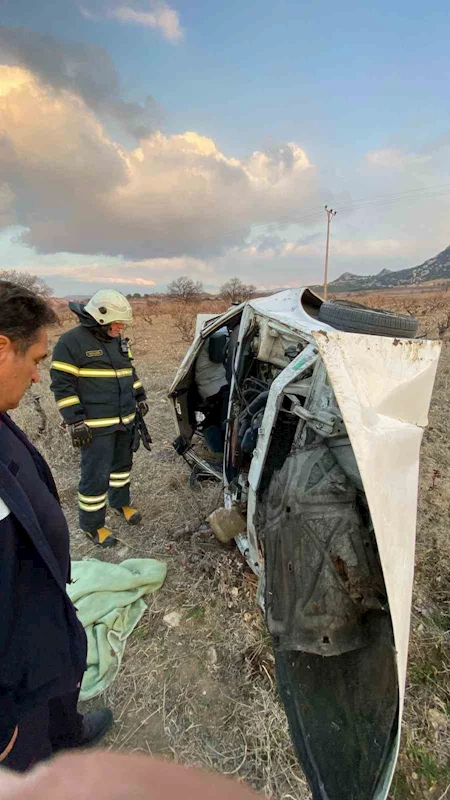 Burdur’da kontrolden çıkan otomobil takla atıp şarampole devrildi: 2 yaralı
