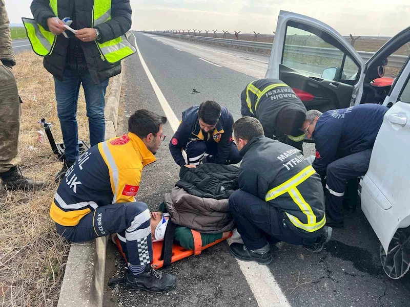 Mardin’de iki otomobil çarpıştı: 3 yaralı
