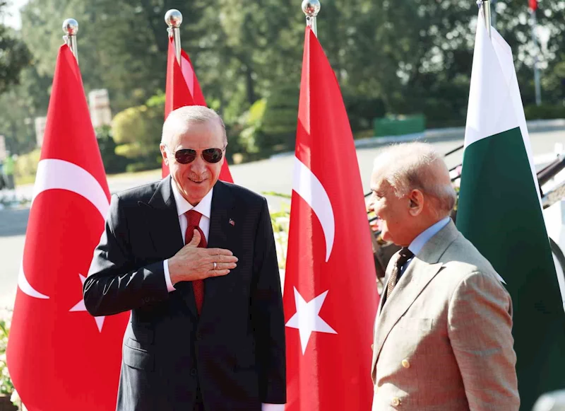 Cumhurbaşkanı Erdoğan, Pakistan Başbakanı Şerif tarafından resmi törenle karşılandı
