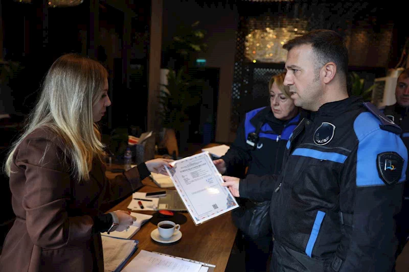 Bayraklı zabıtasından konaklama tesislerine denetim
