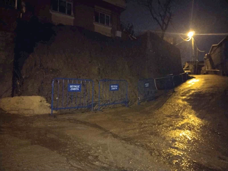 Beykoz’da istinat duvarı çöktü, 2 katlı bina tedbir amaçlı boşaltıldı
